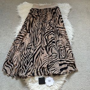 Dress Forum Long Printed Midi Pleated Neutral Skirt - Small